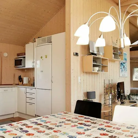 Three-bedroom Holiday In 26 * Oksbol (Syddanmark)