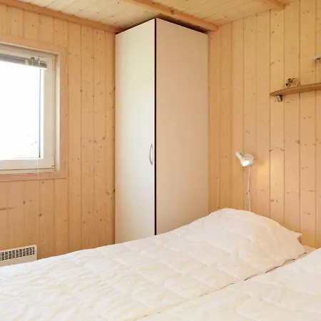 Three-bedroom Holiday In 26 * Oksbol (Syddanmark)