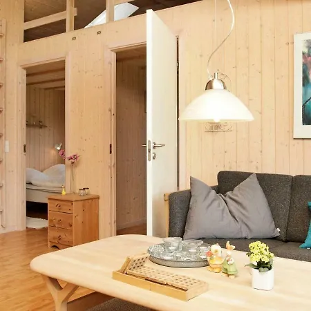 Three-bedroom Holiday In 26 *