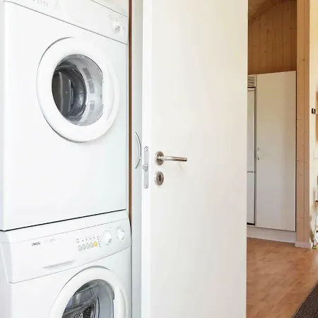 Three-bedroom Holiday In 26 Oksbøl